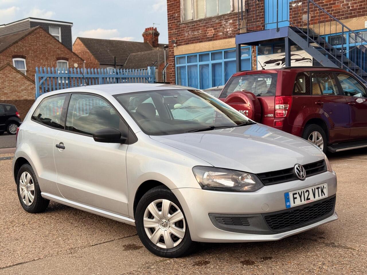 Used Volkswagen Polo 2012 for sale - 76318688: Photo 2