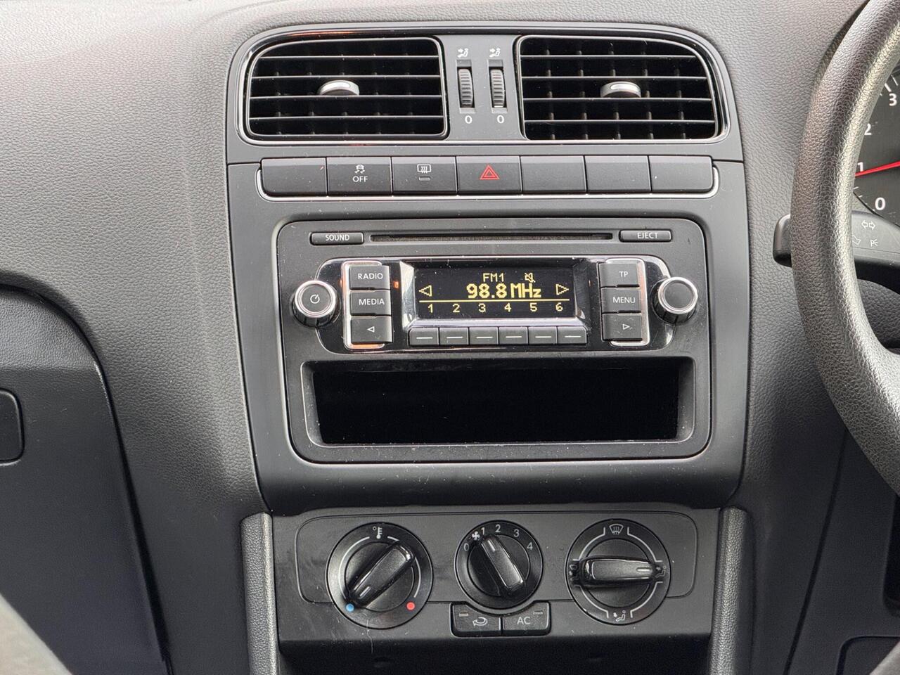 Used Volkswagen Polo 2012 for sale - 76318688: Photo 20
