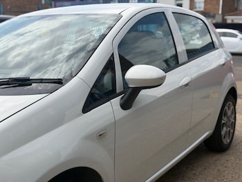 Used Fiat Punto 2017 for sale - 79350227: Photo