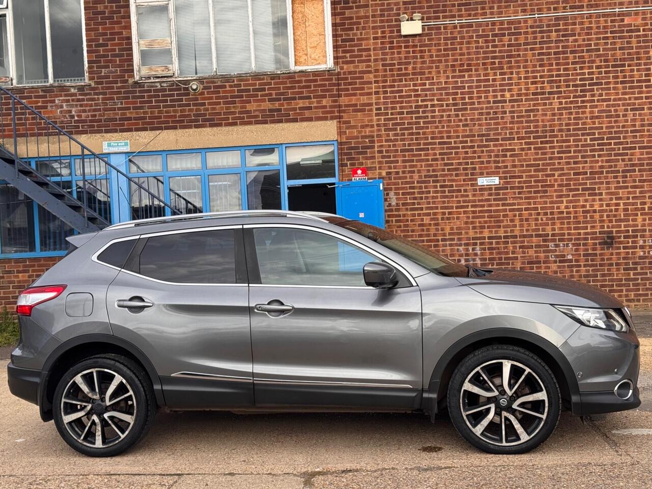 Used Nissan Qashqai 2017 for sale - 76318695: Photo 10