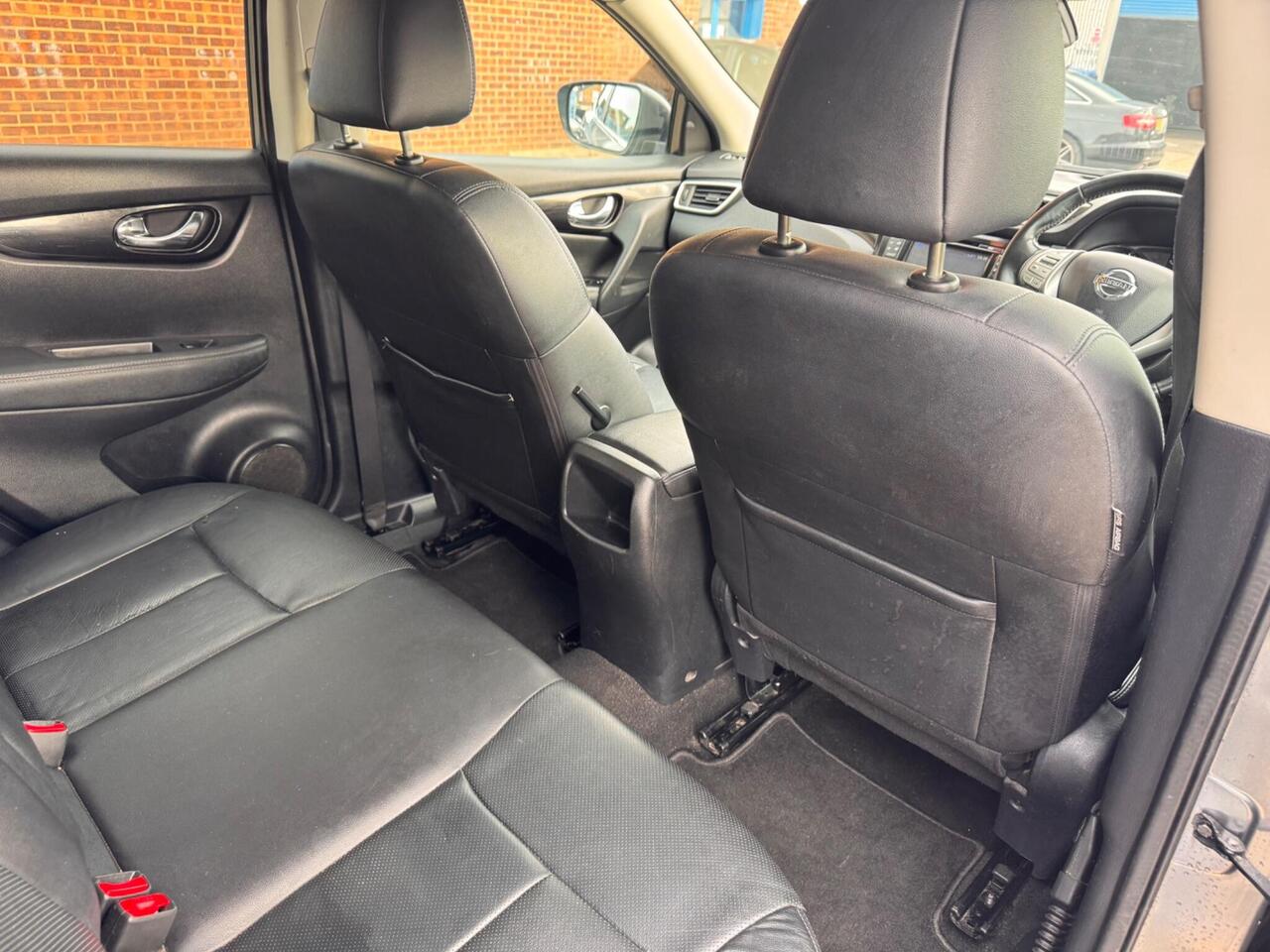Used Nissan Qashqai 2017 for sale - 76318695: Photo 30