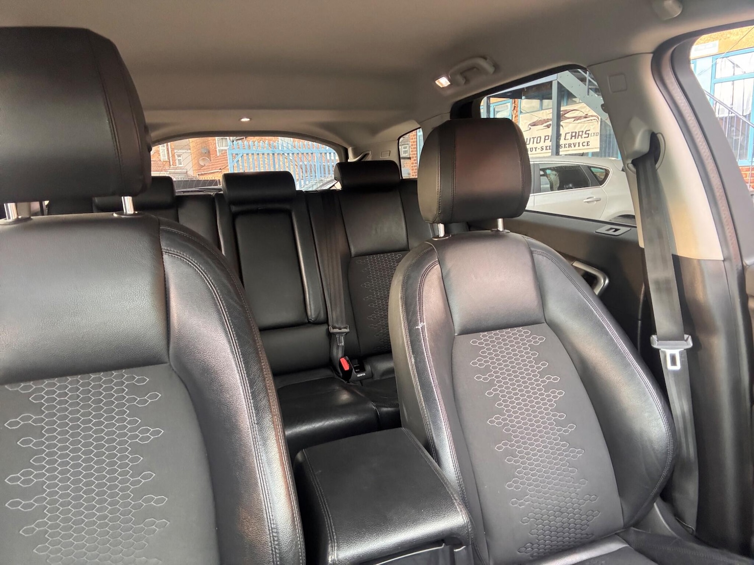 Used Land Rover Discovery Sport 2016 for sale - 76100739: Photo 51