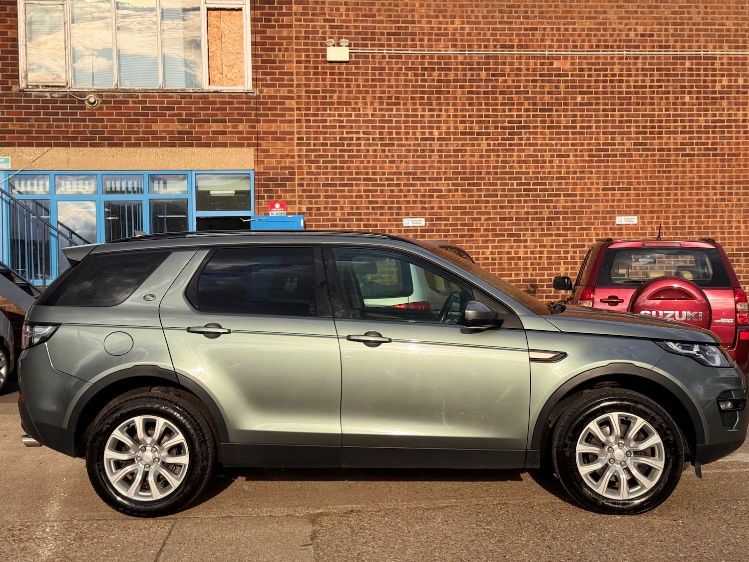 Used Land Rover Discovery Sport 2016 for sale - 76100739: Photo 9