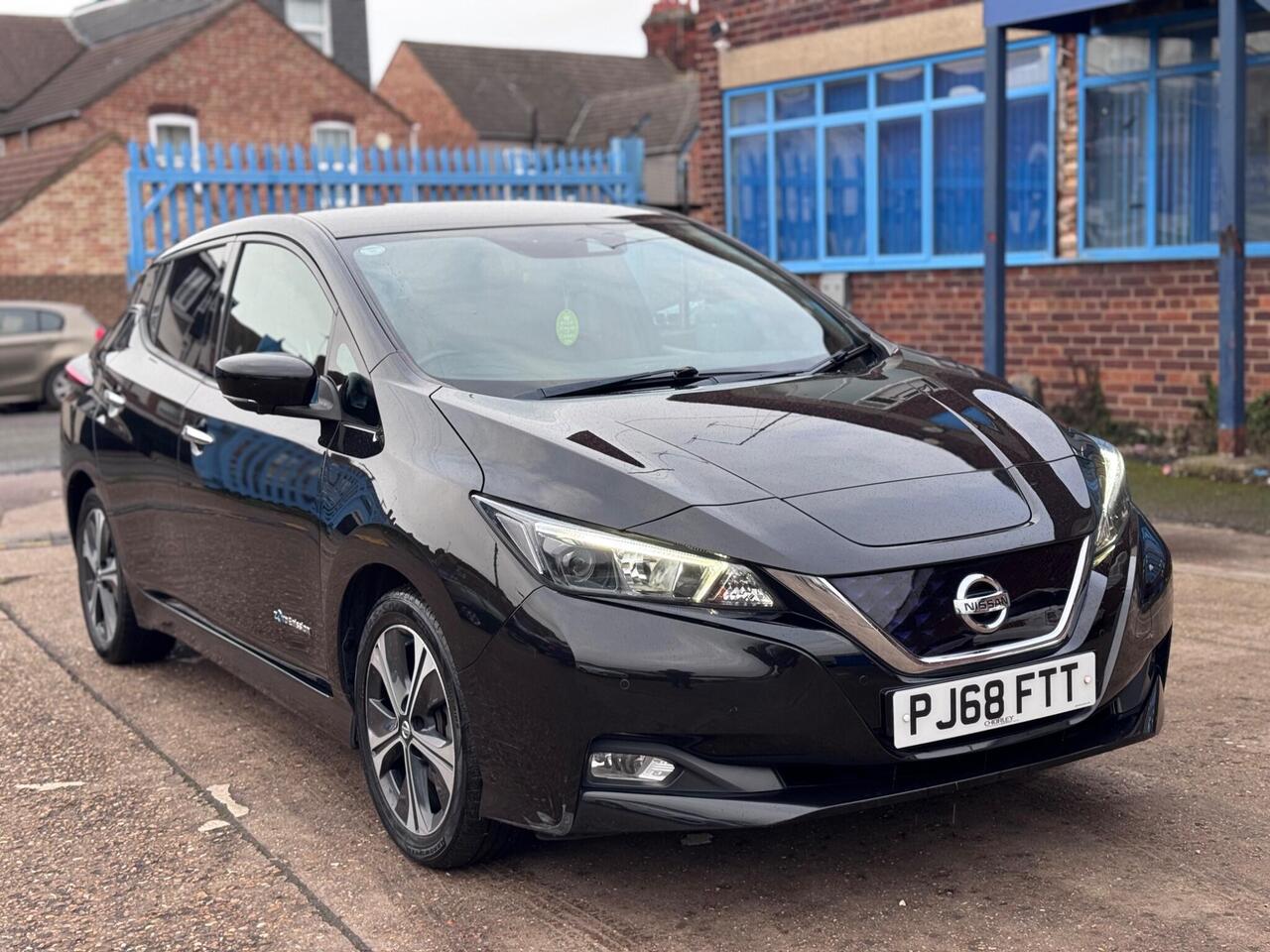 Used Nissan Leaf 2018 for sale - 78011745: Photo 2