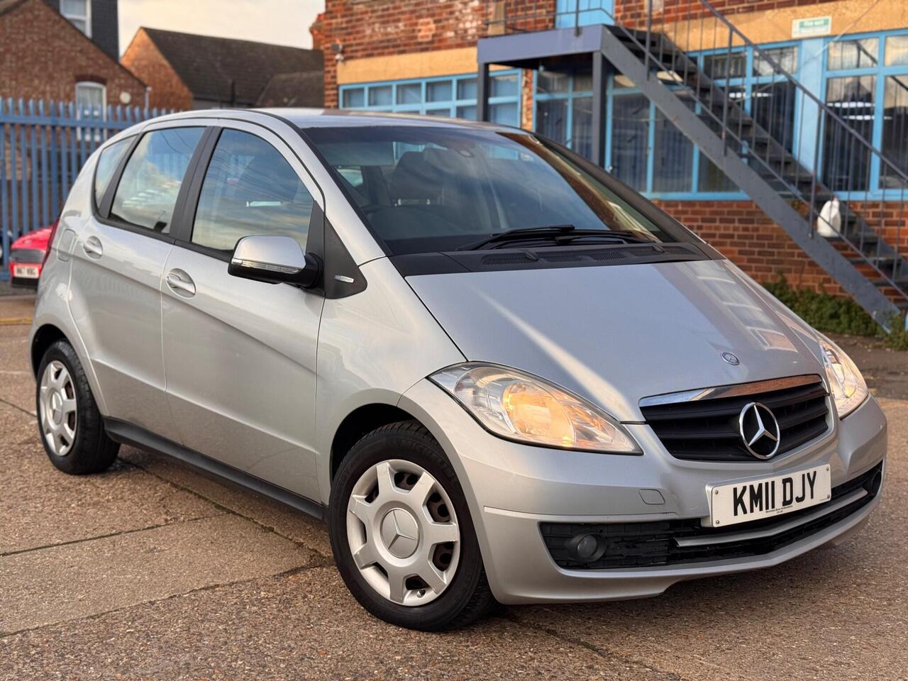 Used Mercedes-Benz A-Class 2011 for sale - 76389771: Photo 2