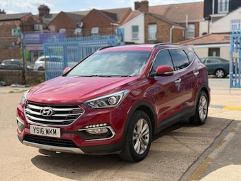 Used Hyundai Santa Fe 2016 for sale - 79133268: Photo