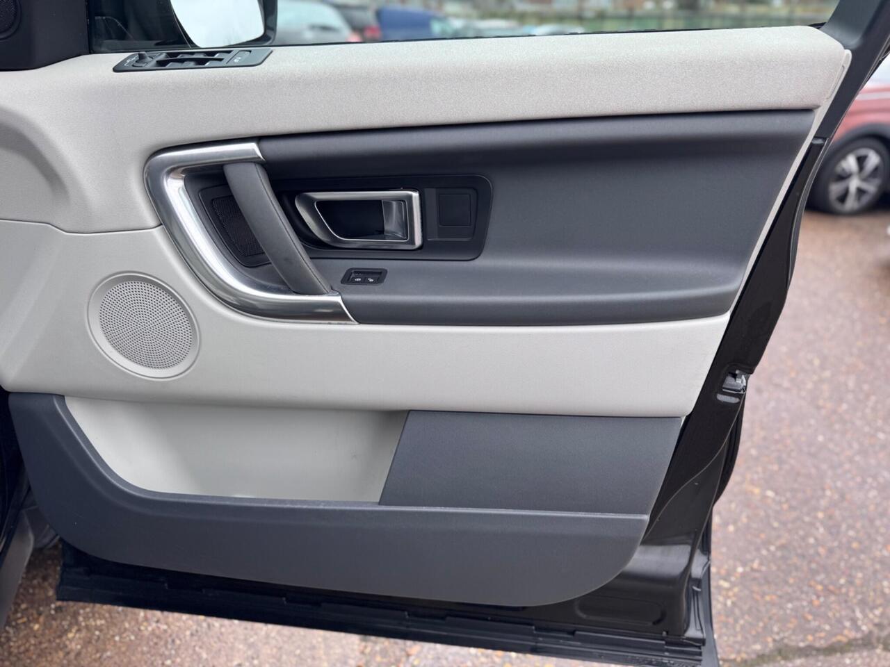 Used Land Rover Discovery Sport 2016 for sale - 78011759: Photo 31