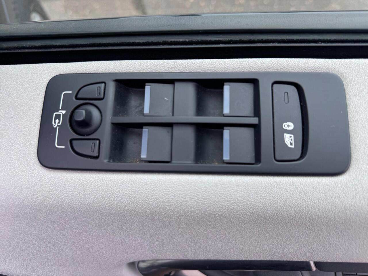 Used Land Rover Discovery Sport 2016 for sale - 78011759: Photo 34