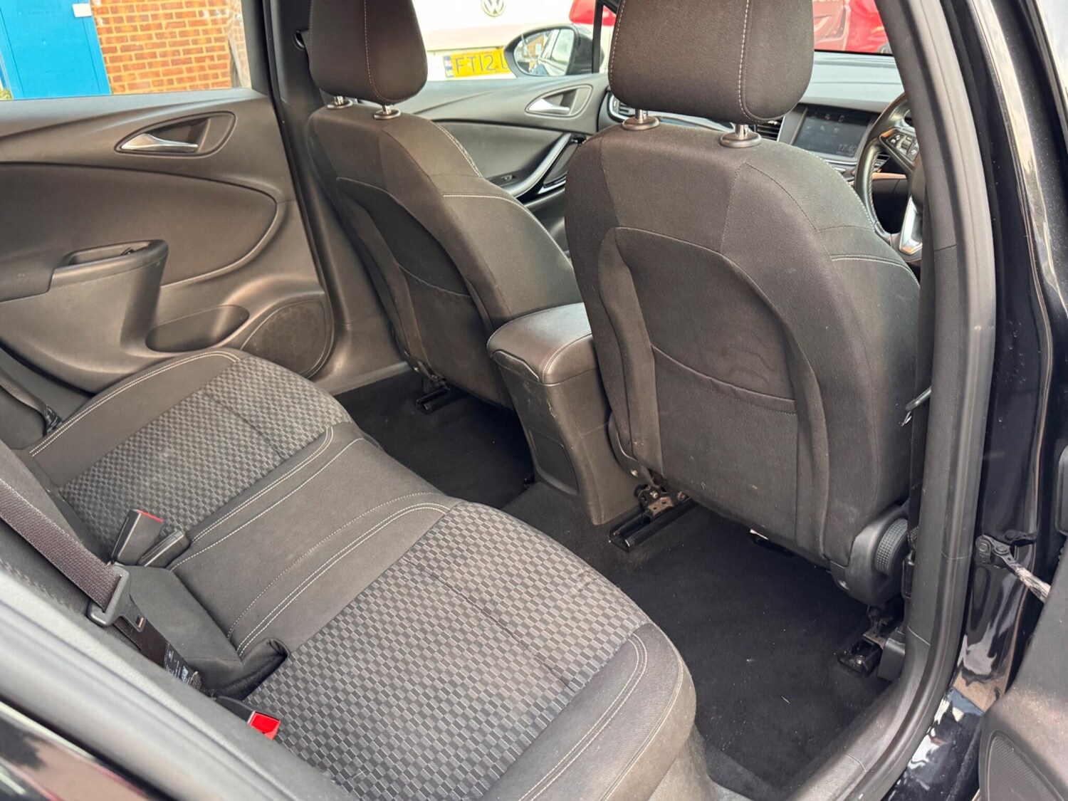Used Vauxhall Astra 2017 for sale - 76100727: Photo 40