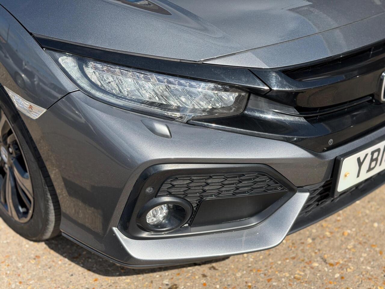 Used Honda Civic 2018 for sale - 78128736: Photo 11