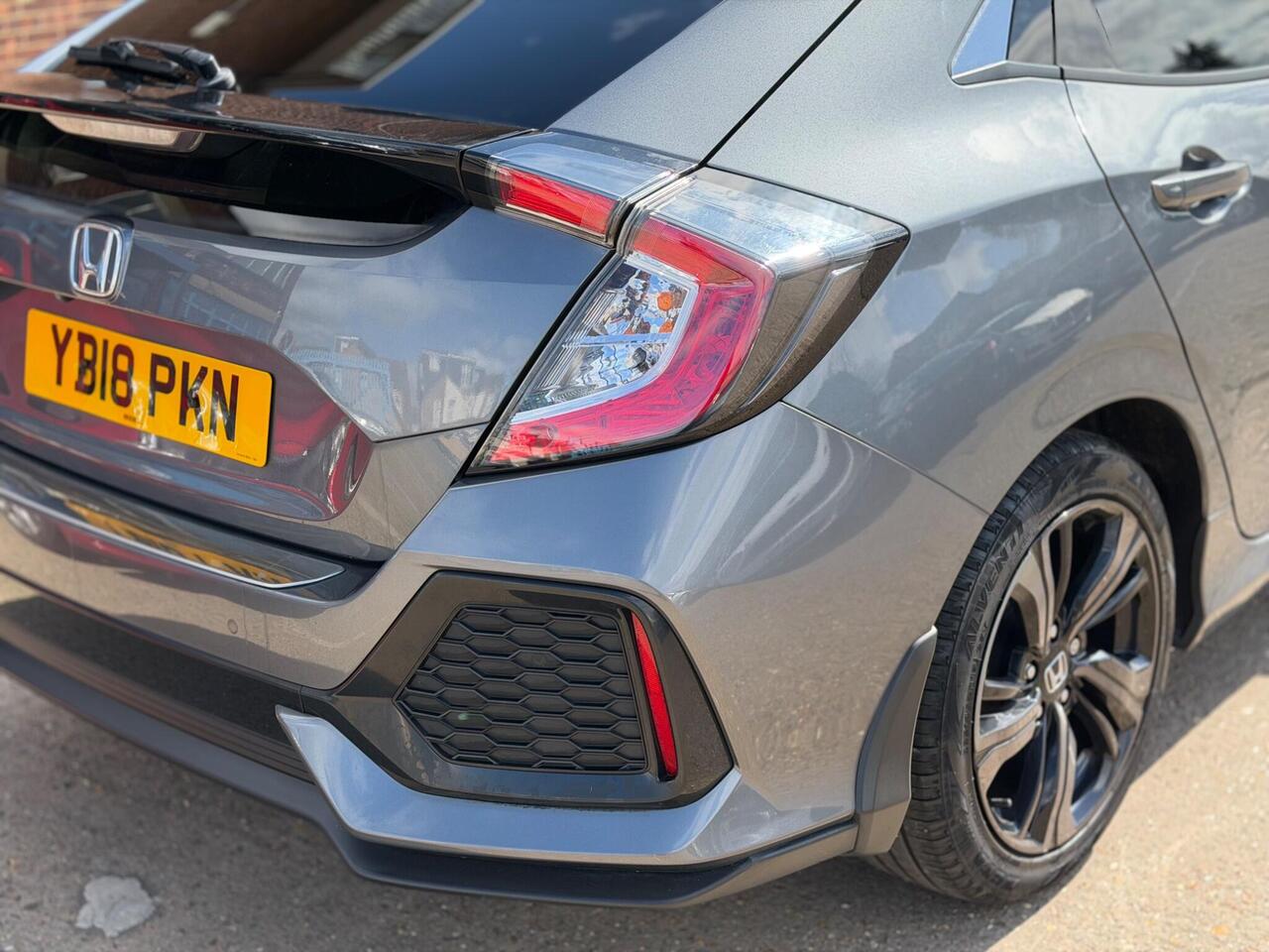 Used Honda Civic 2018 for sale - 78128736: Photo 14