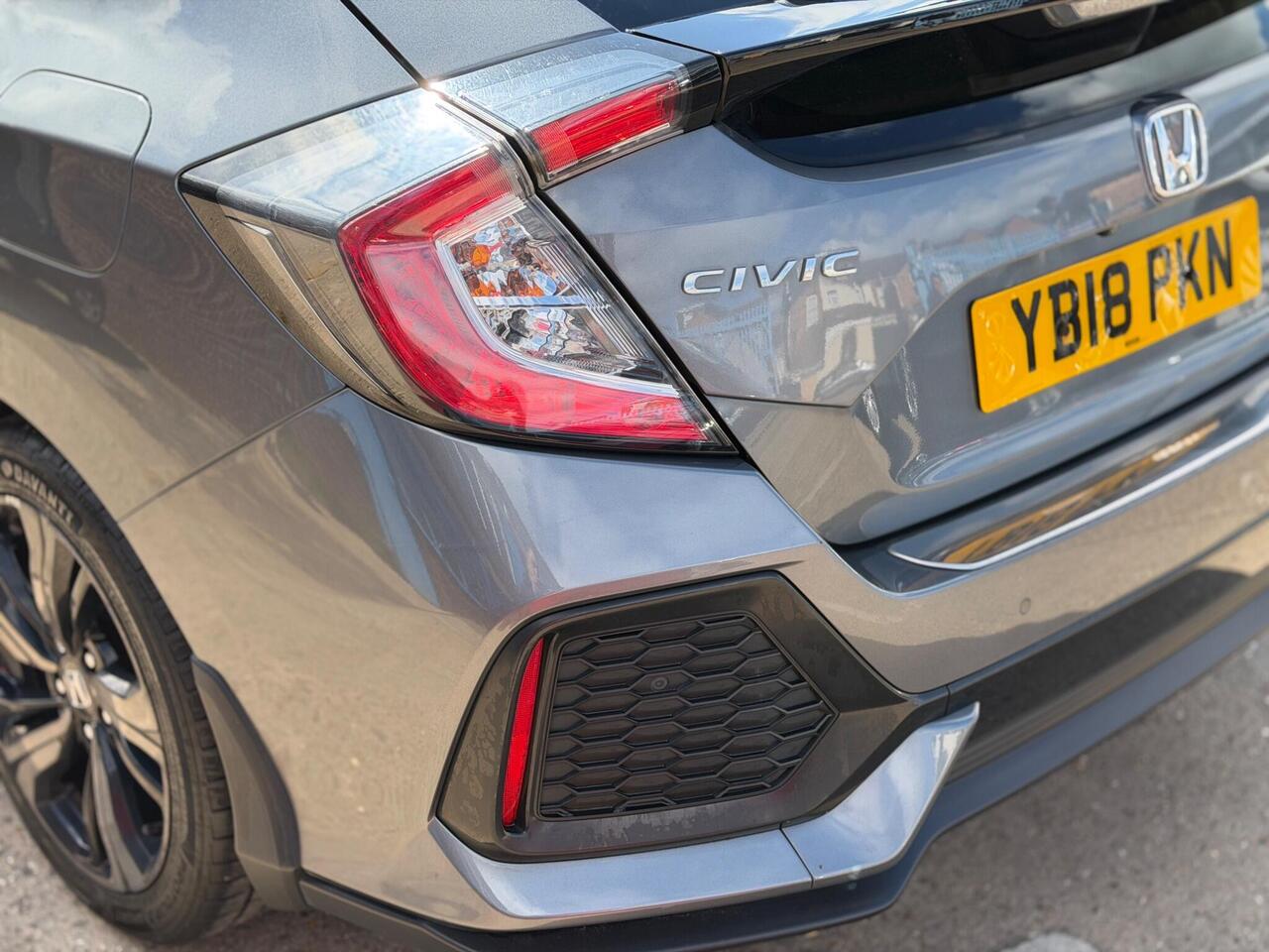 Used Honda Civic 2018 for sale - 78128736: Photo 15