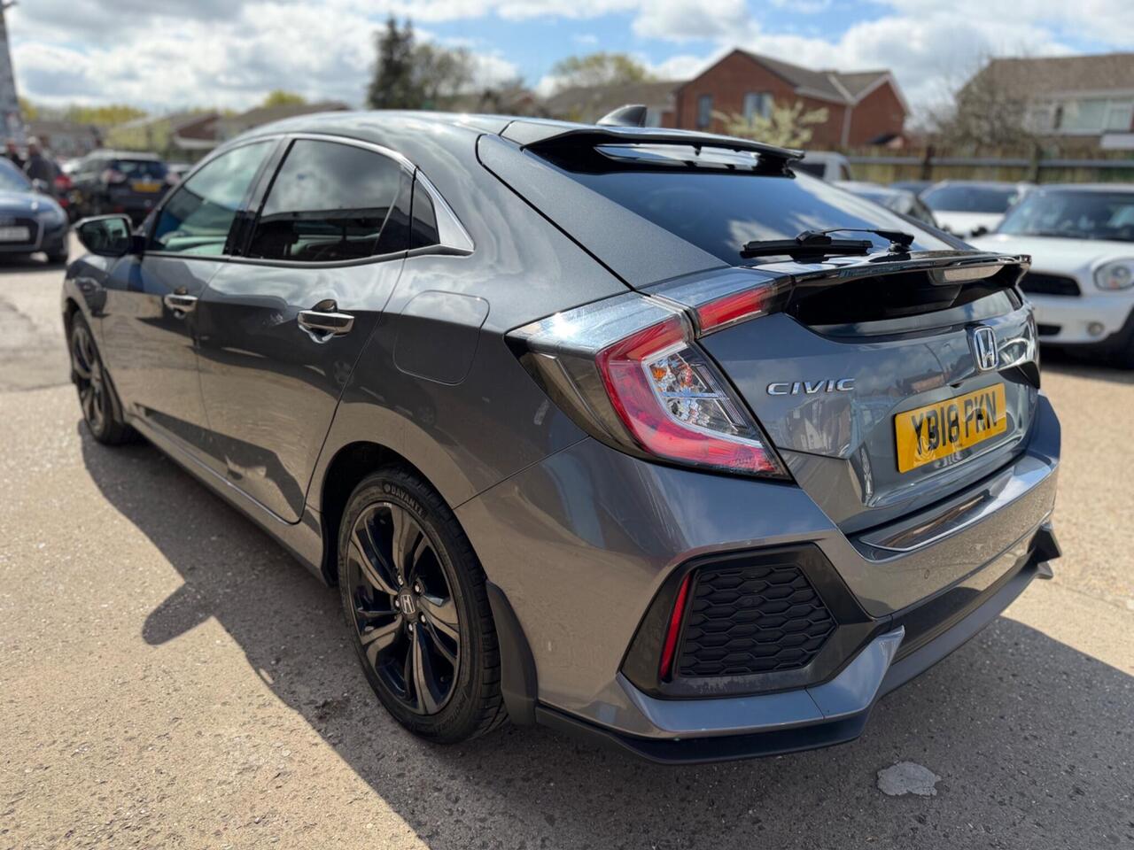 Used Honda Civic 2018 for sale - 78128736: Photo 4