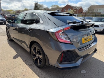 Used Honda Civic 2018 for sale - 78128736: Photo