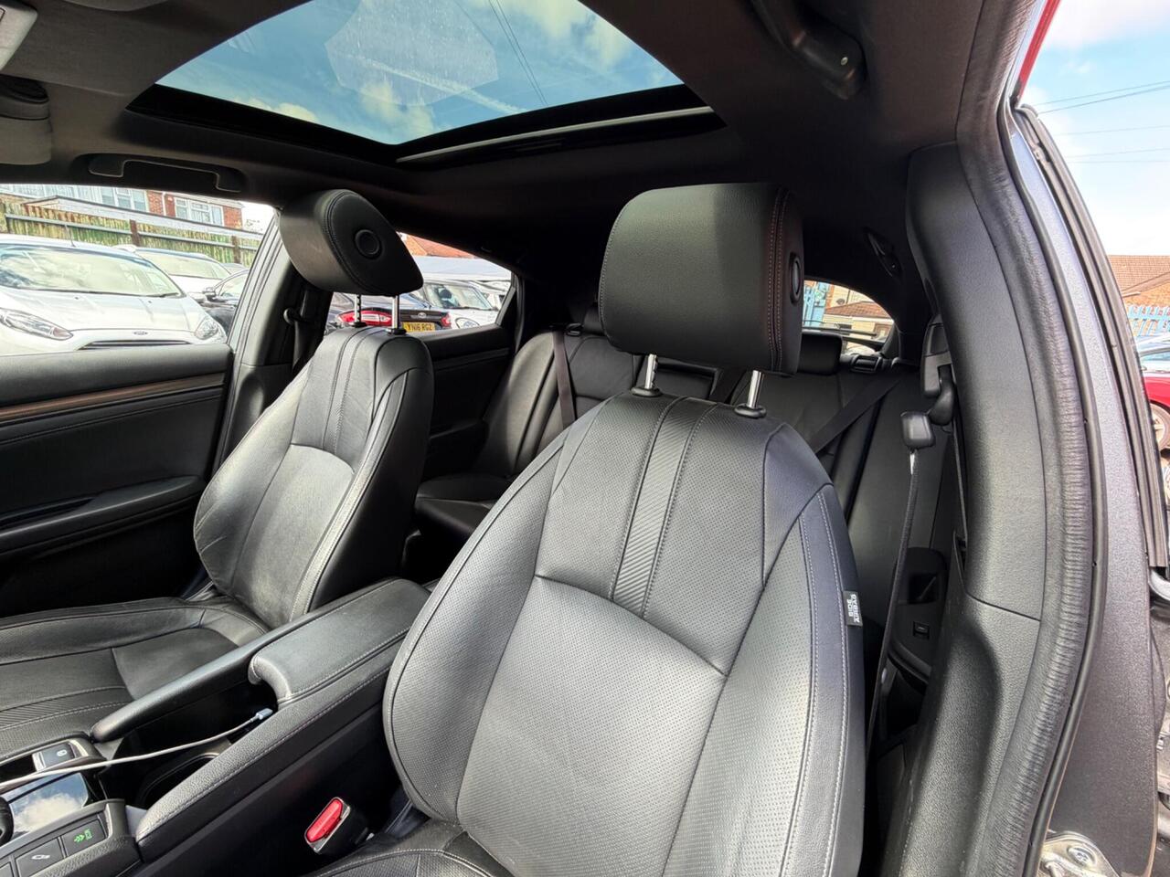 Used Honda Civic 2018 for sale - 78128736: Photo 57