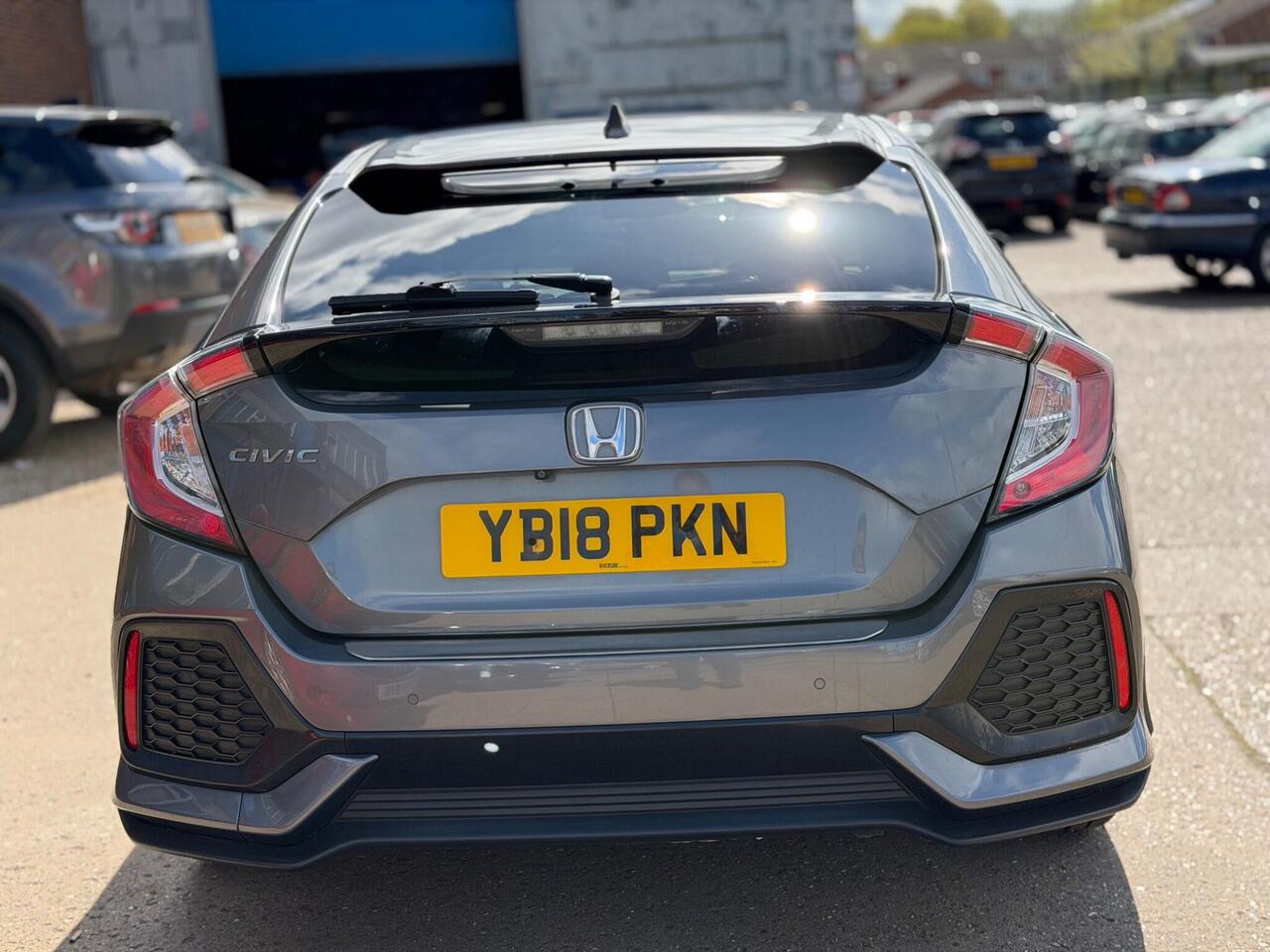 Used Honda Civic 2018 for sale - 78128736: Photo 9