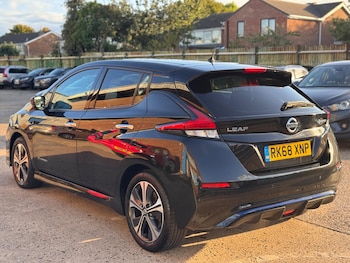 Used Nissan Leaf 2018 for sale - 76100730: Photo 4