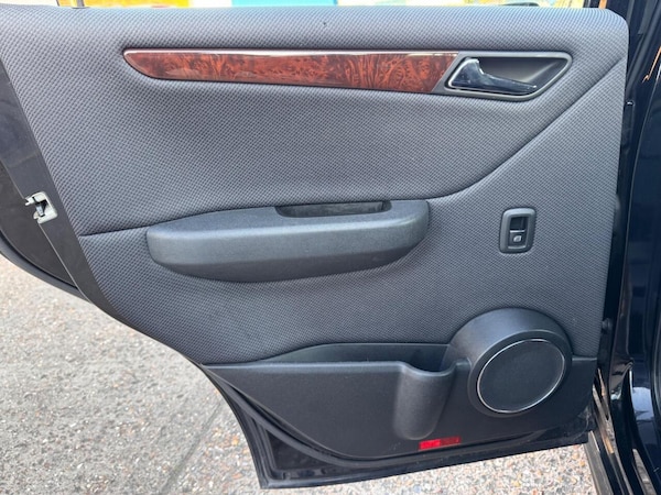 Used Mercedes-Benz A-Class 2009 for sale - 76100733: Photo 25