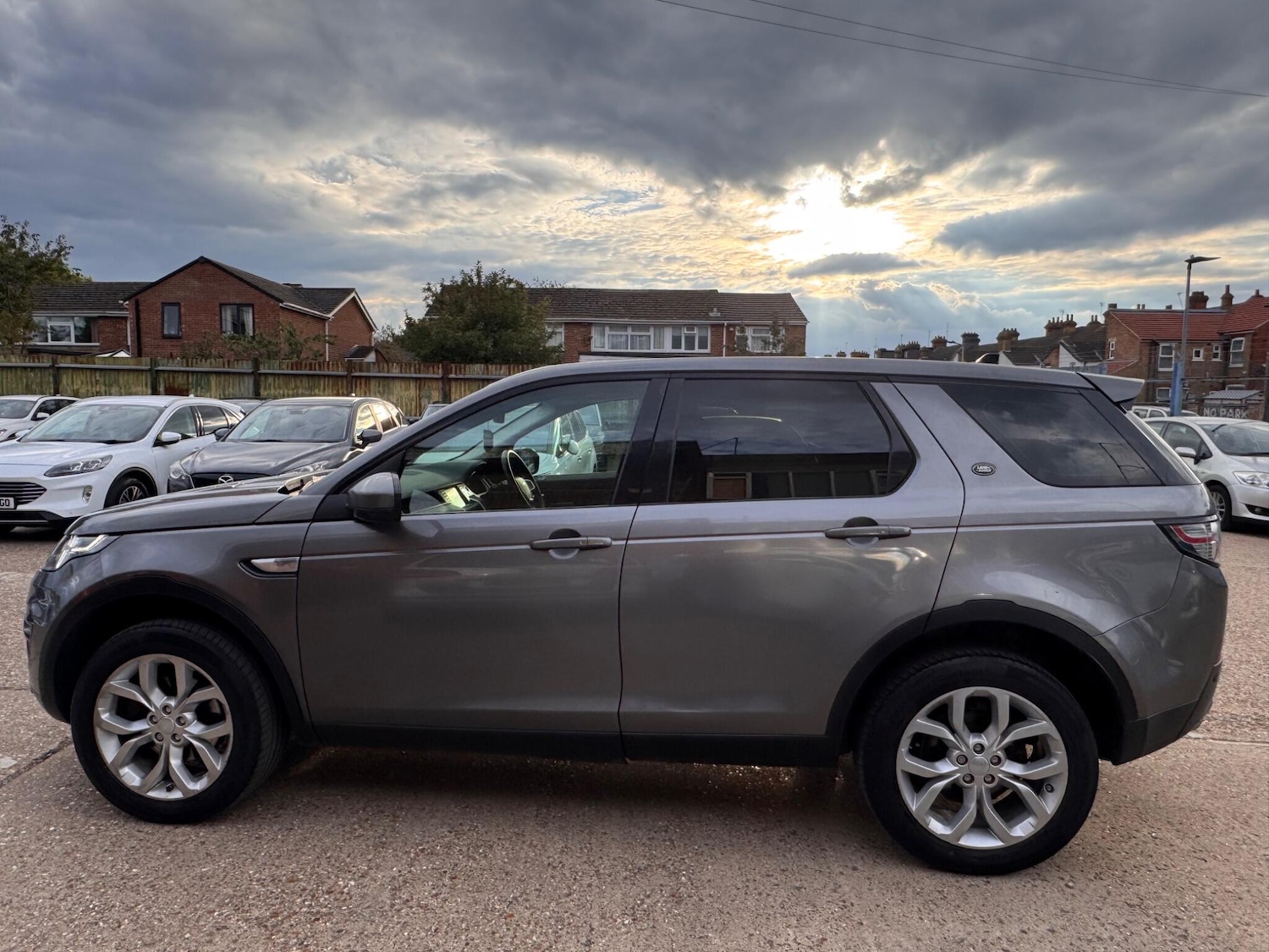 Used Land Rover Discovery Sport 2015 for sale - 76100737: Photo 5