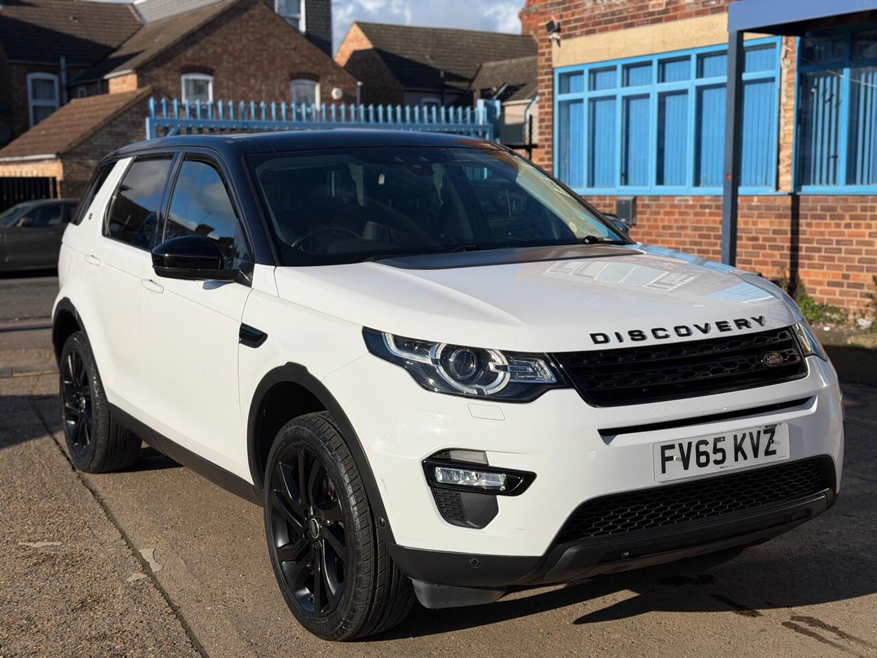 Used Land Rover Discovery Sport 2015 for sale - 78011763: Photo 2