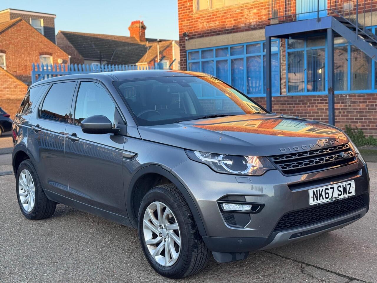 Used Land Rover Discovery Sport 2017 for sale - 78010980: Photo 2