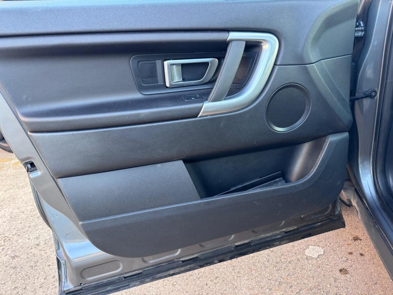 Used Land Rover Discovery Sport 2017 for sale - 78010980: Photo 34