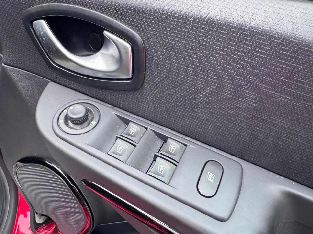 Used Renault Clio 2016 for sale - 78011775: Photo 24