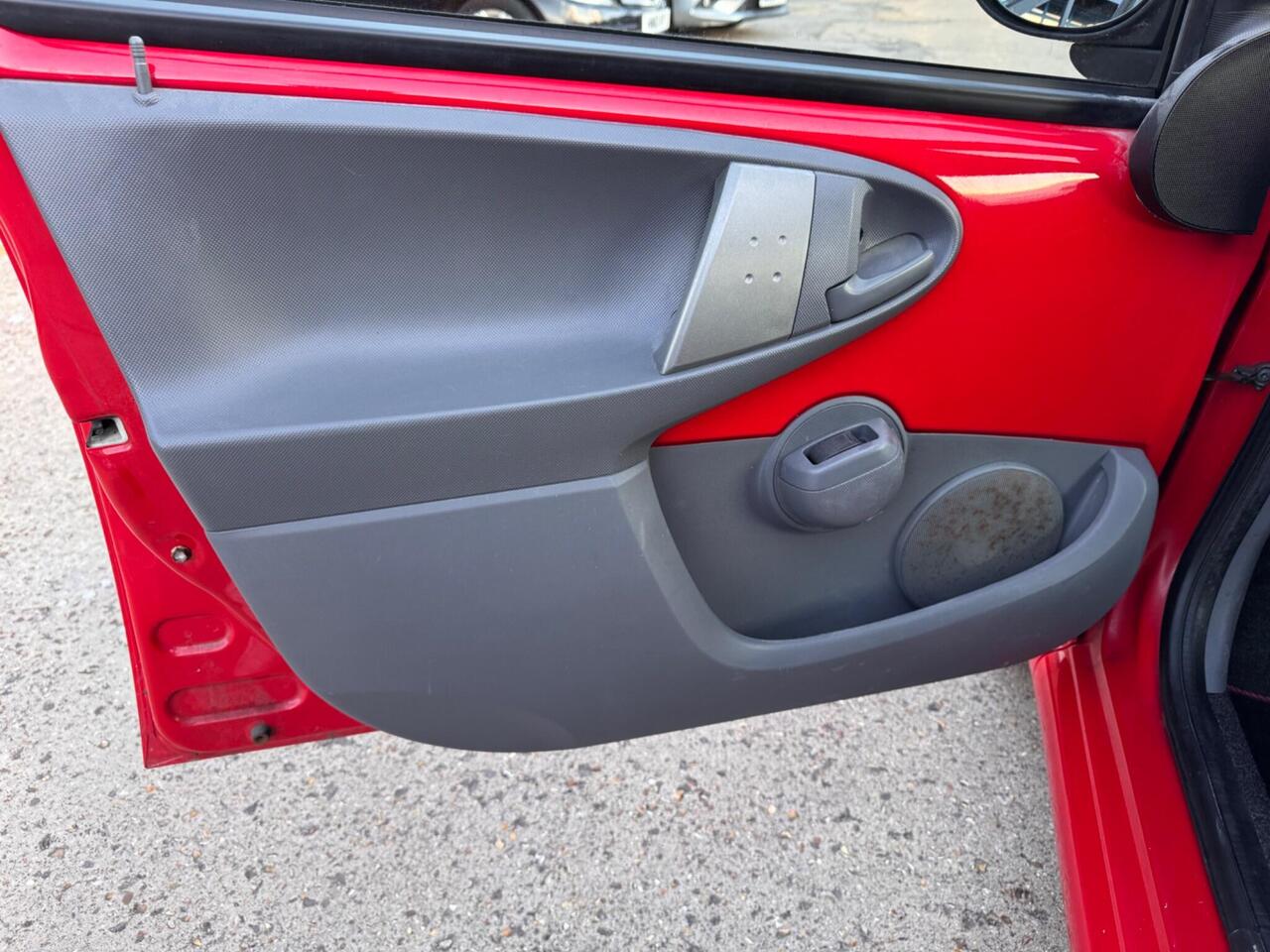 Used Toyota AYGO 2011 for sale - 78010979: Photo 15