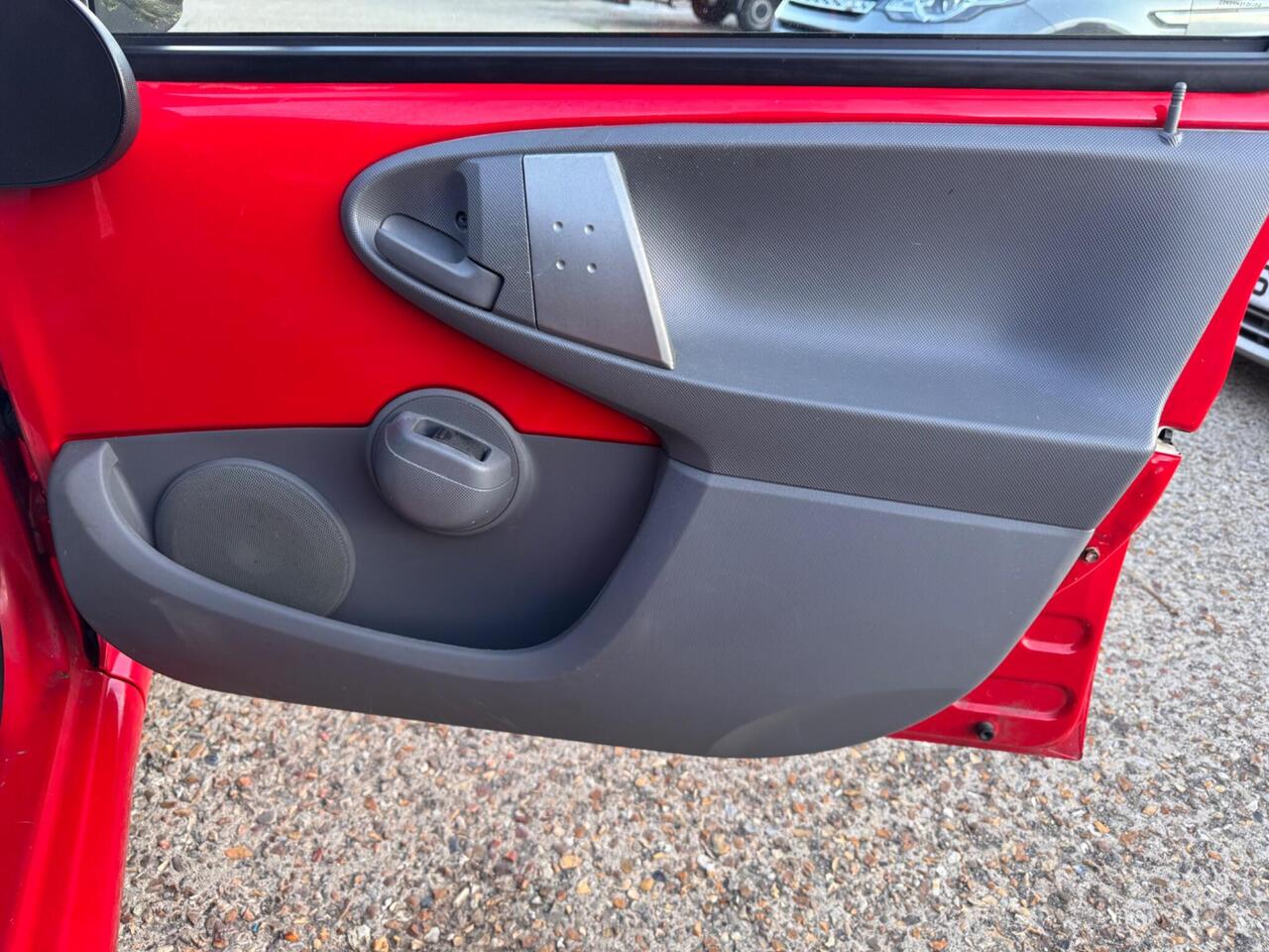 Used Toyota AYGO 2011 for sale - 78010979: Photo 22