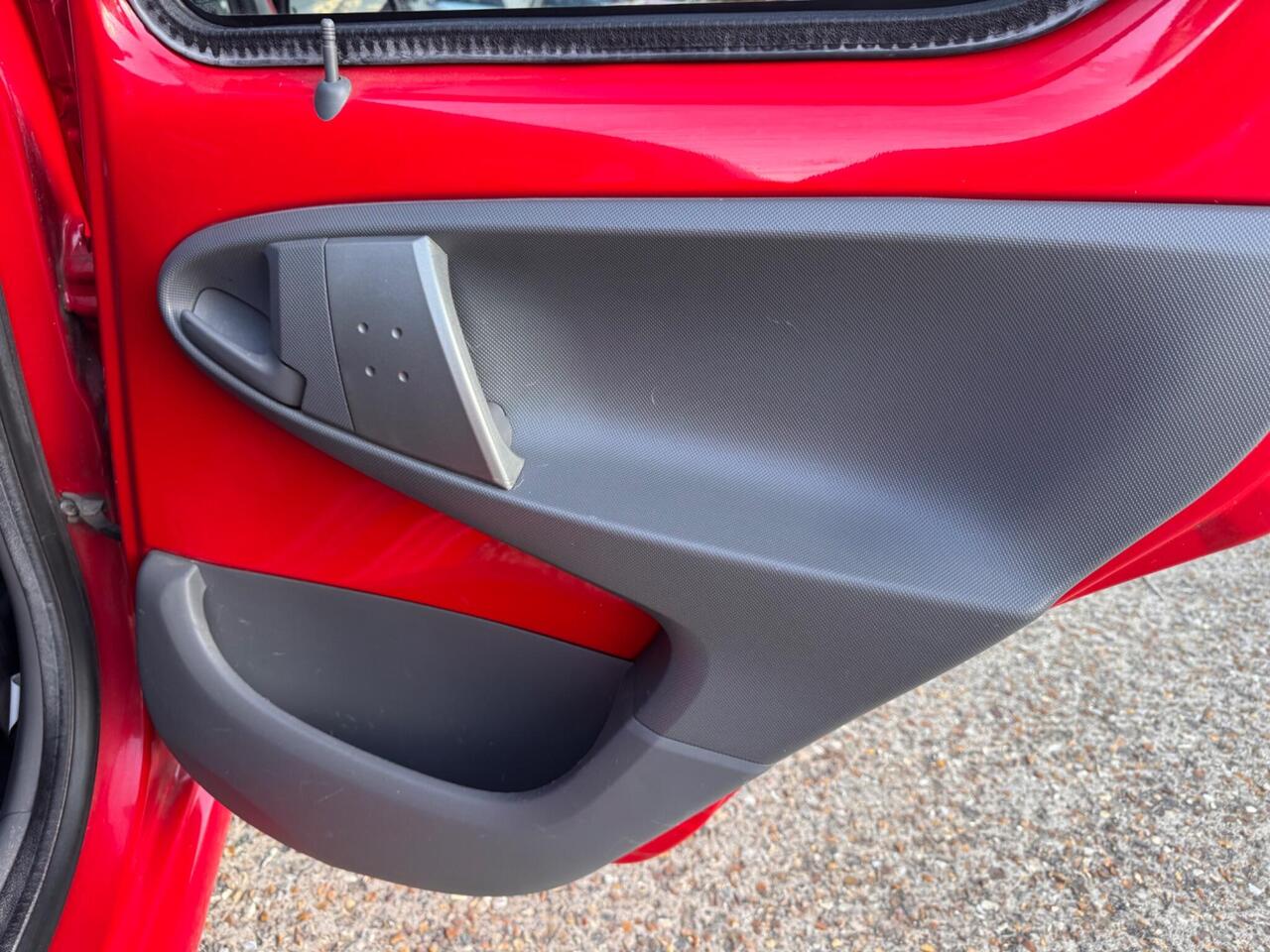 Used Toyota AYGO 2011 for sale - 78010979: Photo 23