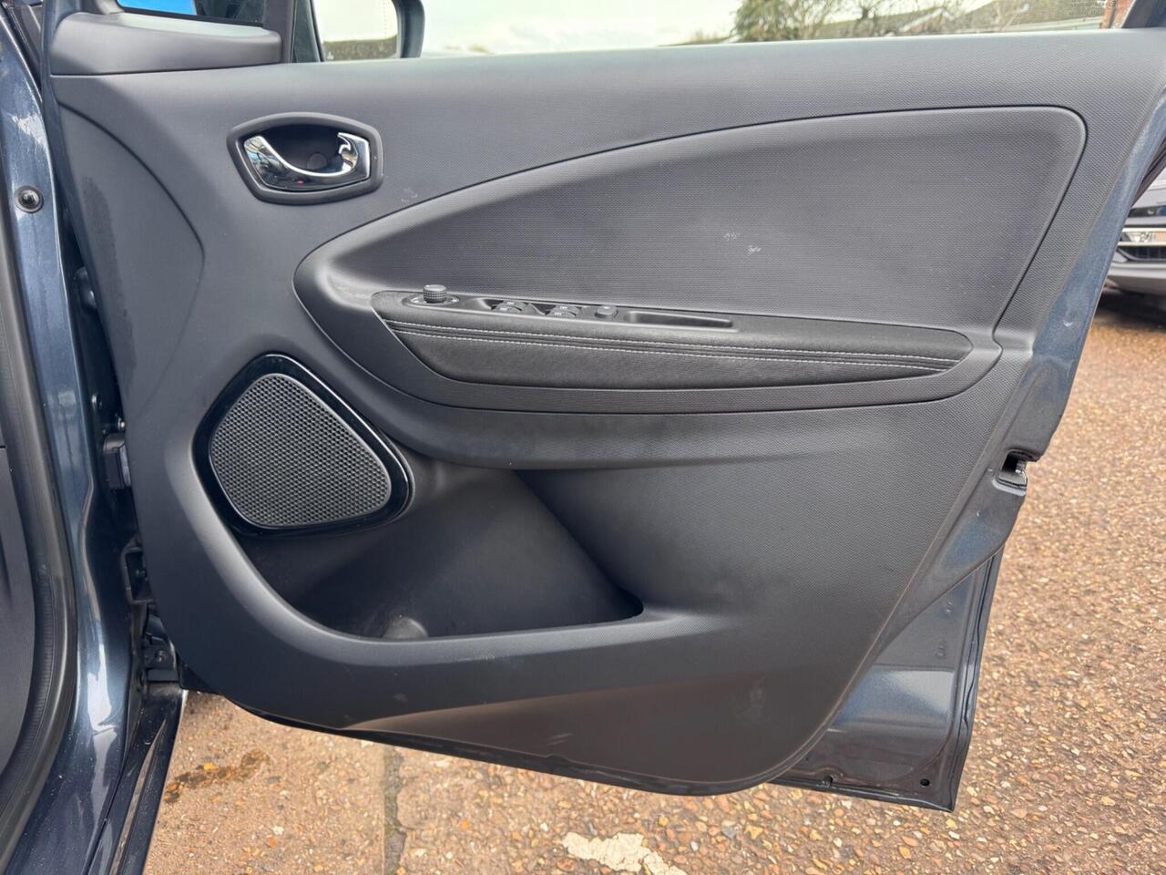 Used Renault Zoe 2018 for sale - 78011755: Photo 20