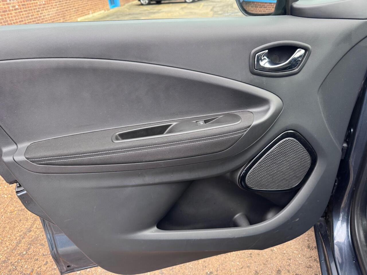 Used Renault Zoe 2018 for sale - 78011755: Photo 37