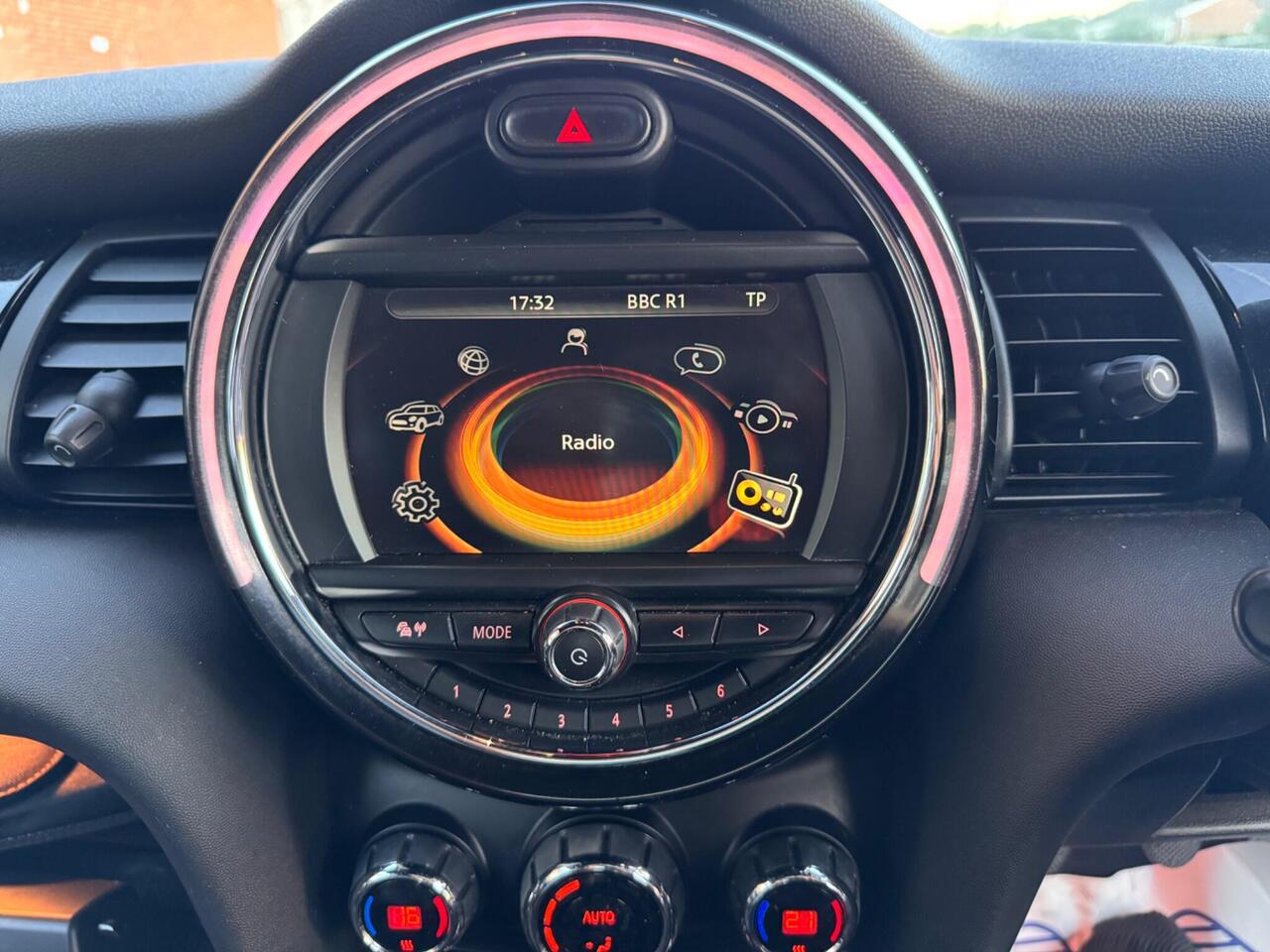 Used MINI Hatch 2017 for sale - 76318686: Photo 40