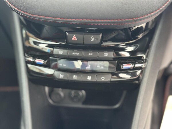 Used Peugeot 208 2015 for sale - 75390184: Photo 29