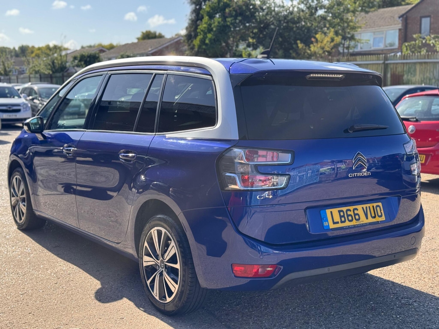 Used Citroen C4 Grand Picasso 2017 for sale - 76100732: Photo 4