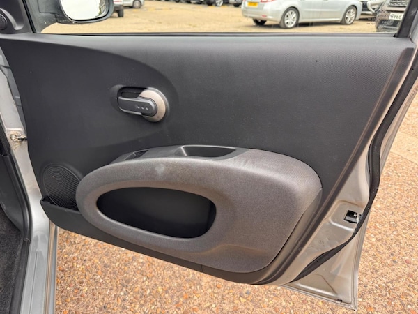 Used Nissan Micra 2004 for sale - 75365336: Photo 11