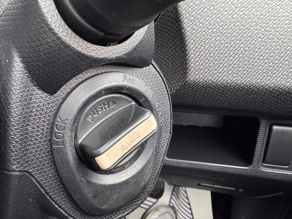 Used Nissan Micra 2004 for sale - 75365336: Photo 15