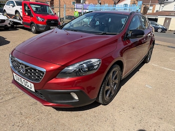Used Volvo V40 2016 for sale - 79614727: Photo