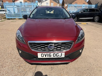 Used Volvo V40 2016 for sale - 79614727: Photo