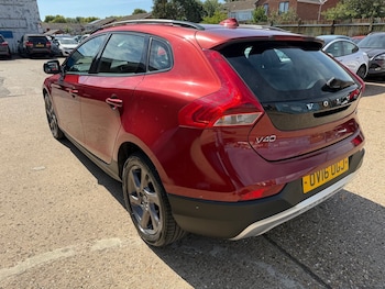 Used Volvo V40 2016 for sale - 79614727: Photo