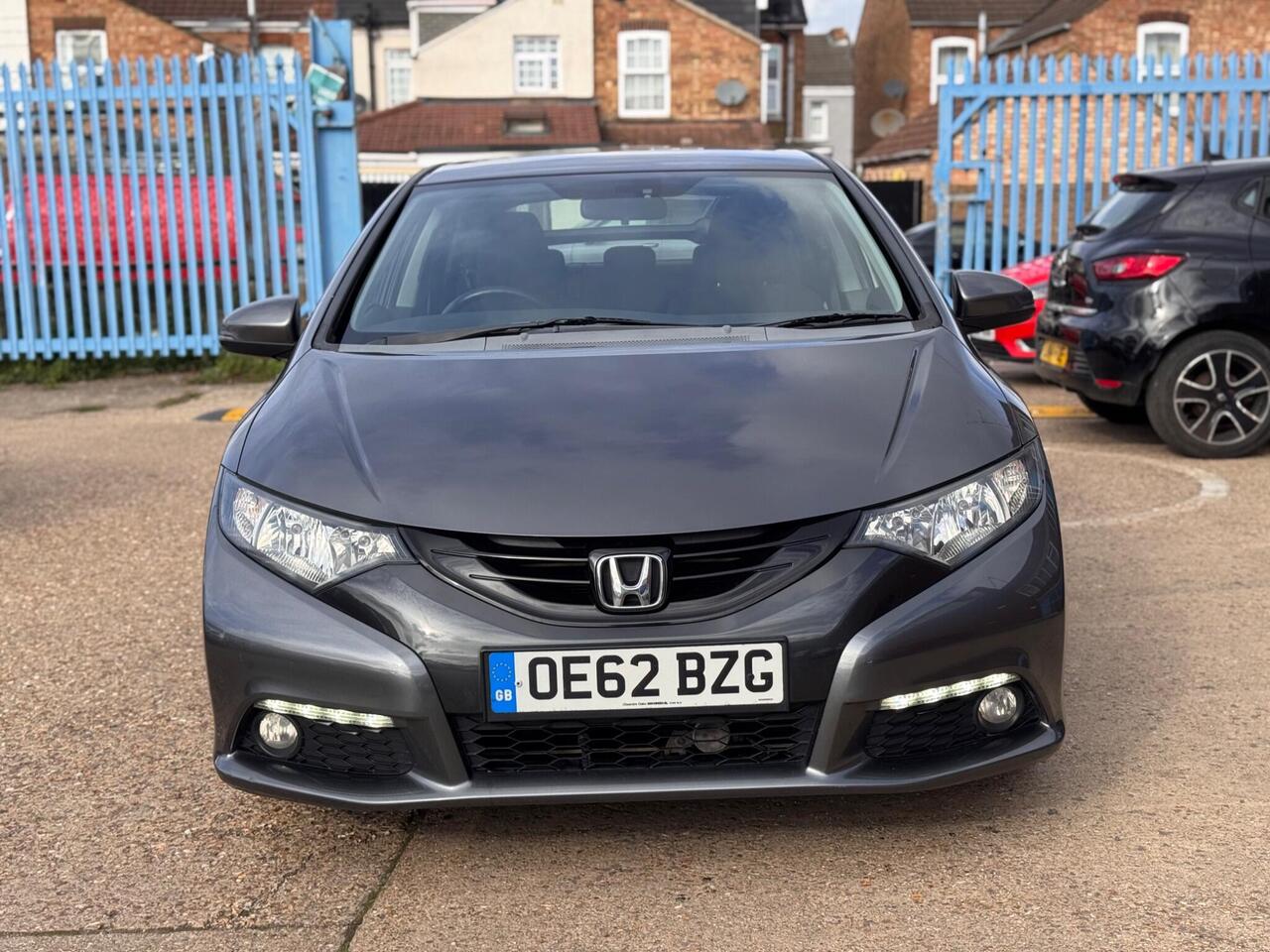 Used Honda Civic 2012 for sale - 76410306: Photo 2