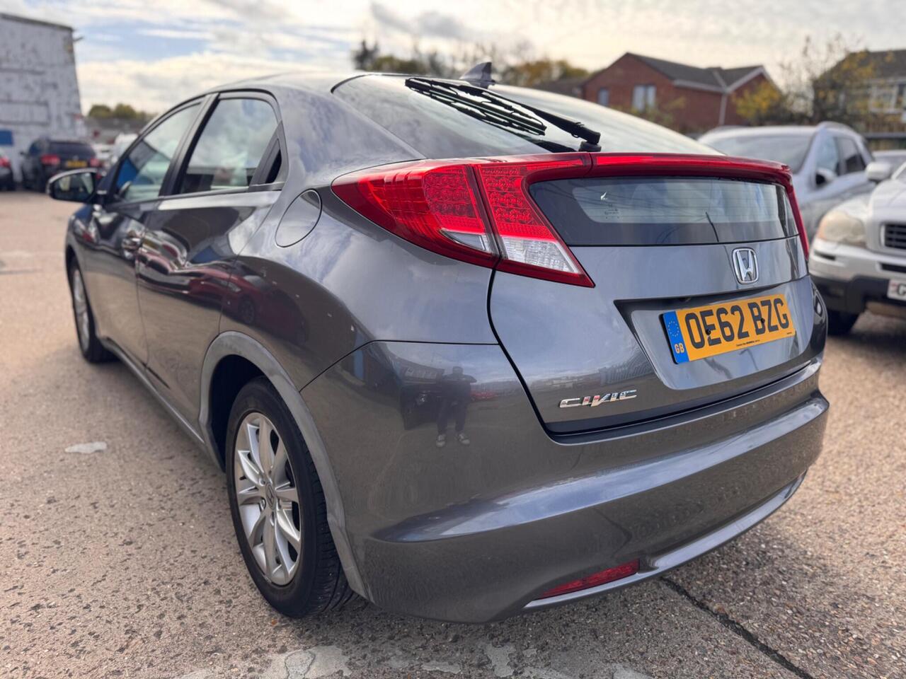 Used Honda Civic 2012 for sale - 76410306: Photo 5