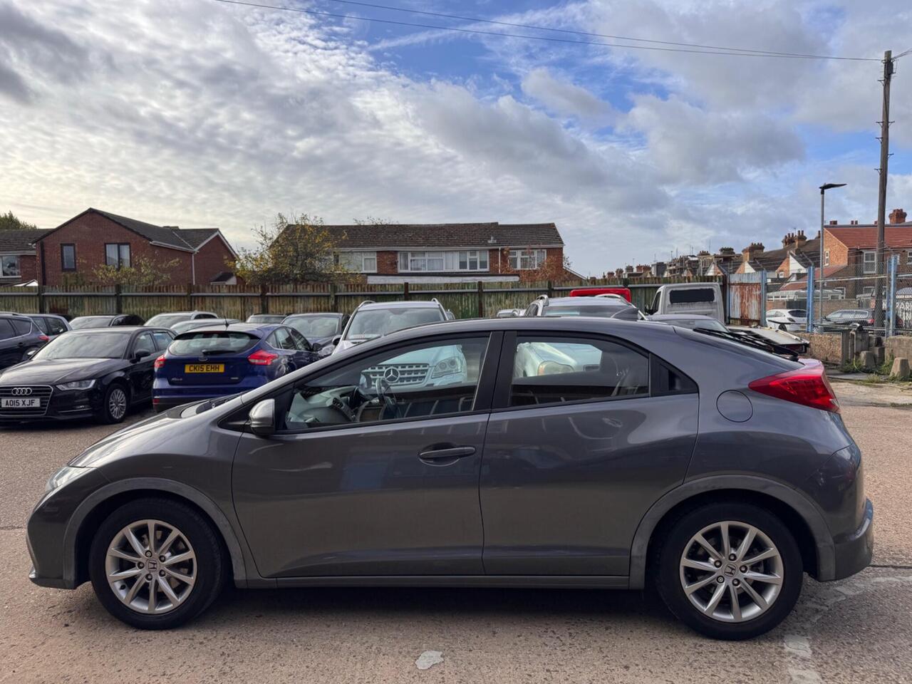 Used Honda Civic 2012 for sale - 76410306: Photo 7