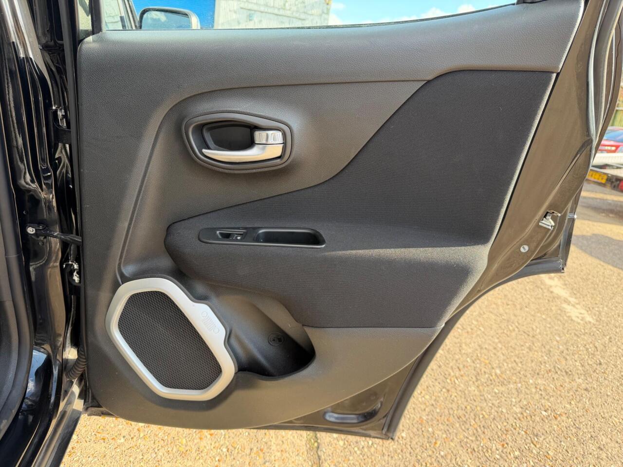 Used Jeep Renegade 2016 for sale - 78087736: Photo 22