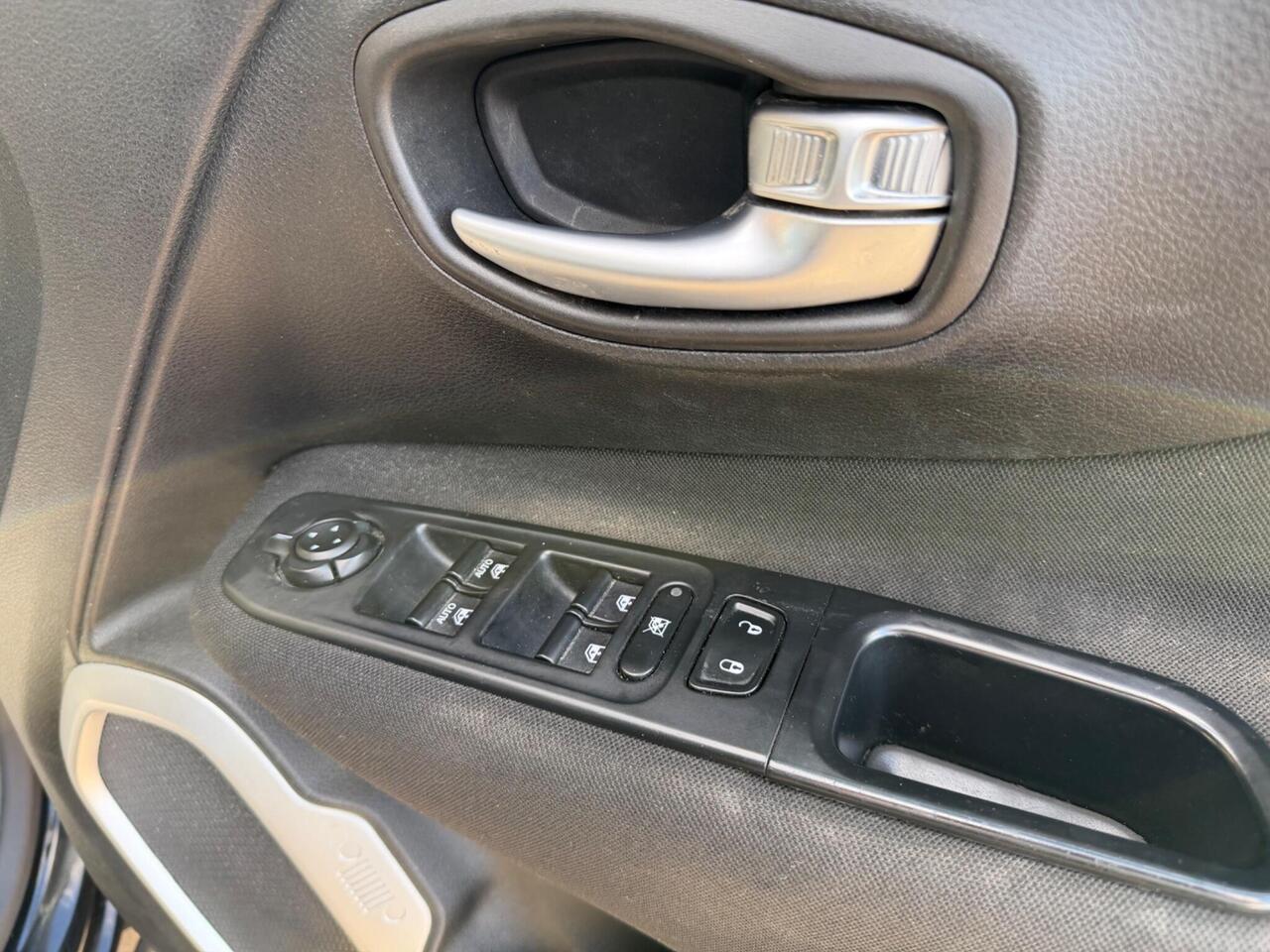 Used Jeep Renegade 2016 for sale - 78087736: Photo 23