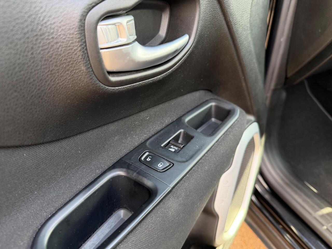 Used Jeep Renegade 2016 for sale - 78087736: Photo 33