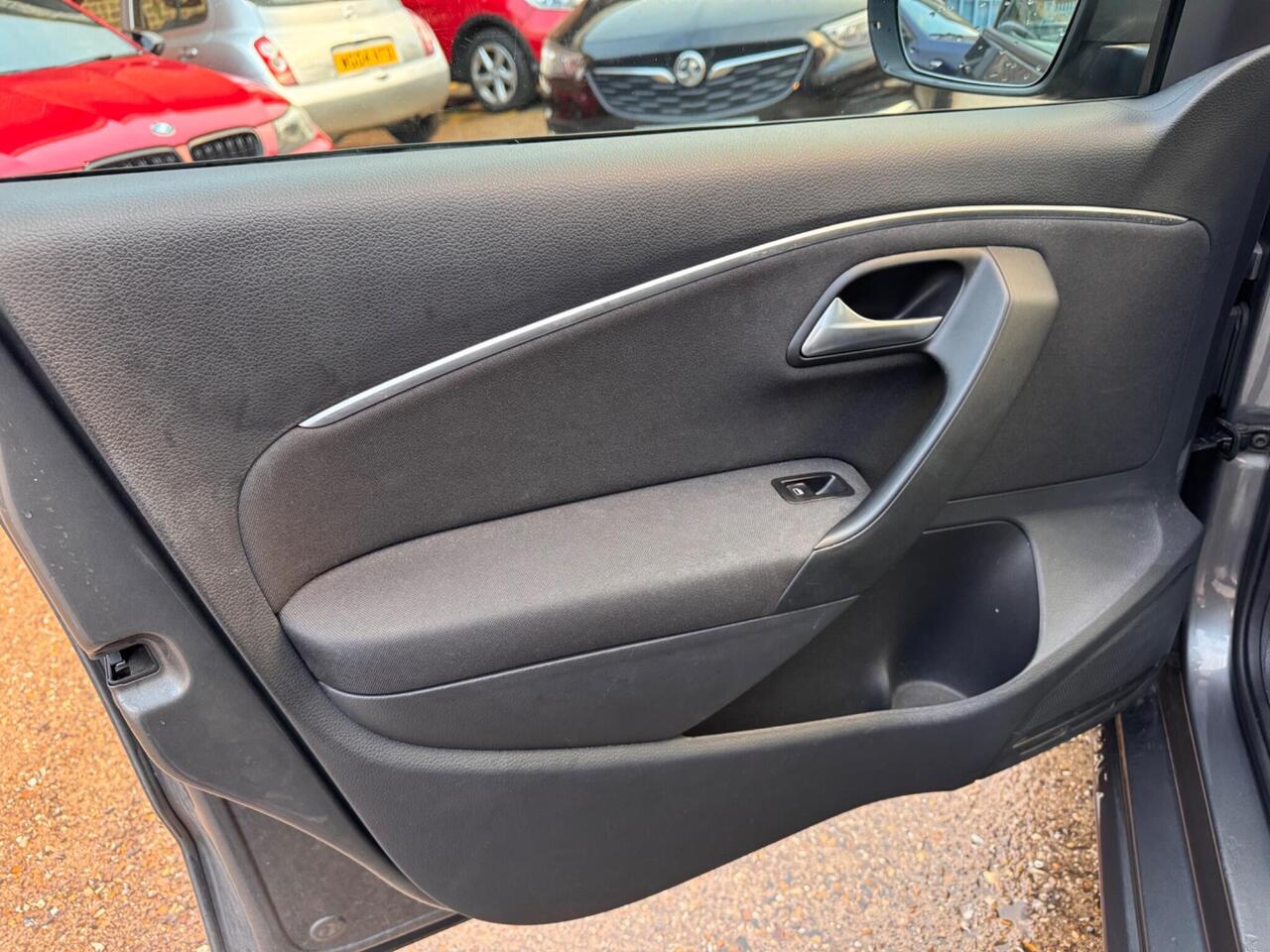 Used Volkswagen Polo 2016 for sale - 76442534: Photo 37