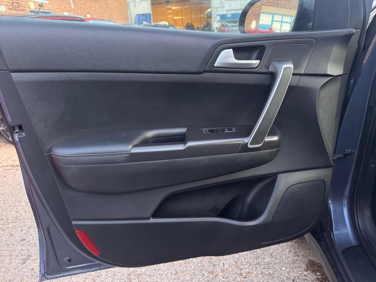 Used Kia Sportage 2018 for sale - 76410304: Photo 32