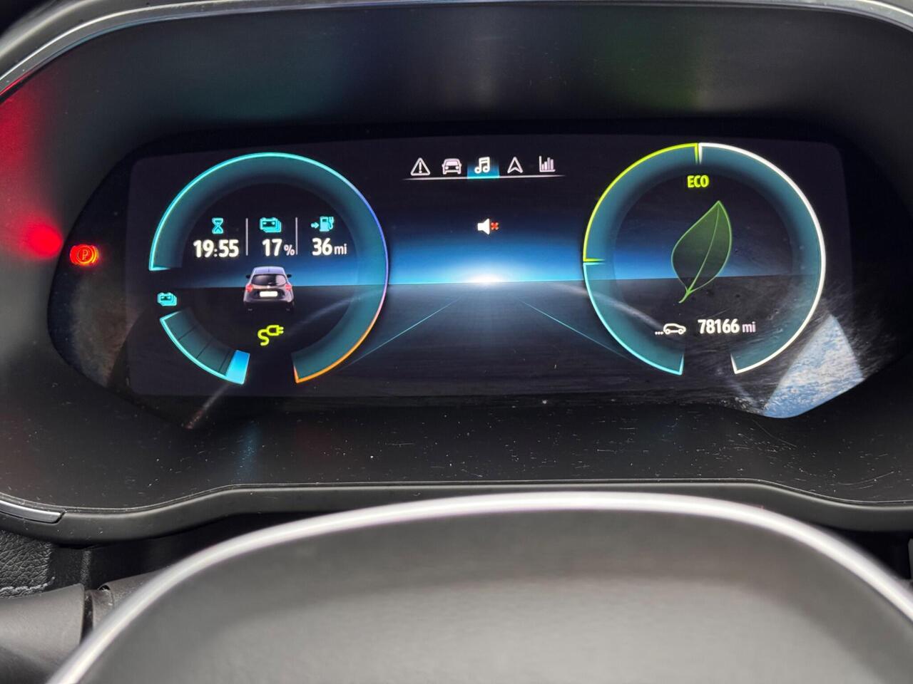 Used Renault Zoe 2020 for sale - 76410307: Photo 39