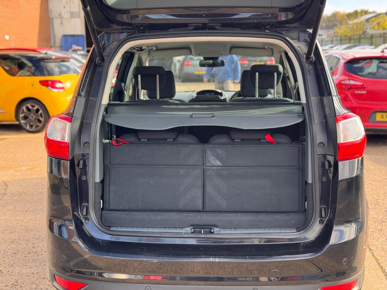 Used Ford Grand C-Max 2013 for sale - 76442532: Photo 14